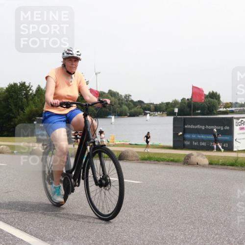 15.06.2025 - 27. Vierlanden-Triathlon H.Heesch http://msf.ph/oto/7995746 15.06.2025 11:27:59 Radfahren 498, 757, 826 meine-sportfotos.de