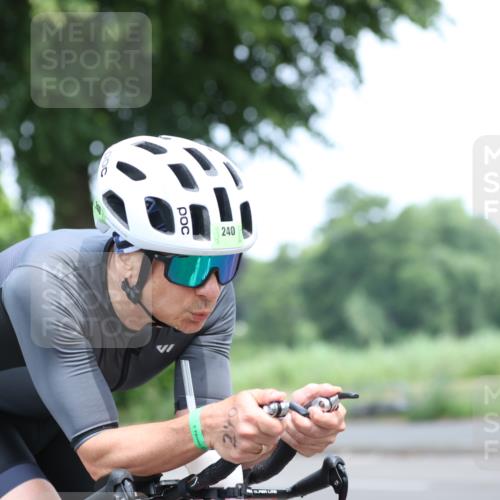 15.06.2025 - 7 Türme Triathlon Yannick Fuchs http://msf.ph/oto/7995755 15.06.2025 12:14:21 Radfahren 240, 455 meine-sportfotos.de