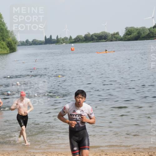 21.06.2025 - 27. Vierlanden-Triathlon MichiJ http://msf.ph/oto/7995765 15.06.2026 09:57:19 Schwimmen 263, 293, 296, 343 meine-sportfotos.de