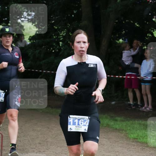 21.06.2025 - 27. Vierlanden-Triathlon Lena Gebhardt http://msf.ph/oto/7995773 15.06.2025 13:51:40 Laufen 69, 3, 202, 1164, 14 meine-sportfotos.de