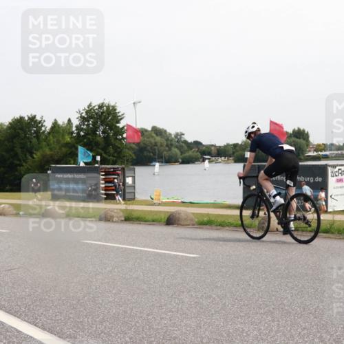 15.06.2025 - 27. Vierlanden-Triathlon H.Heesch http://msf.ph/oto/7995779 15.06.2025 11:28:04 Radfahren 498, 933 meine-sportfotos.de