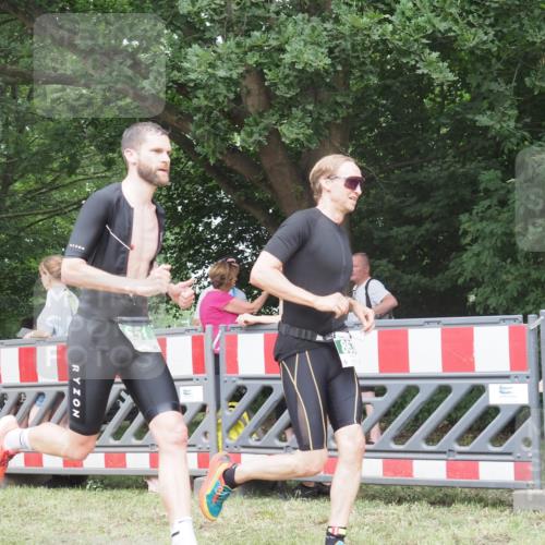 21.06.2025 - 27. Vierlanden-Triathlon KatJ http://msf.ph/oto/7995780 15.06.2025 12:47:44 Ziel 651, 863 meine-sportfotos.de