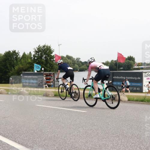 15.06.2025 - 27. Vierlanden-Triathlon H.Heesch http://msf.ph/oto/7995794 15.06.2025 11:28:04 Radfahren 498, 933 meine-sportfotos.de