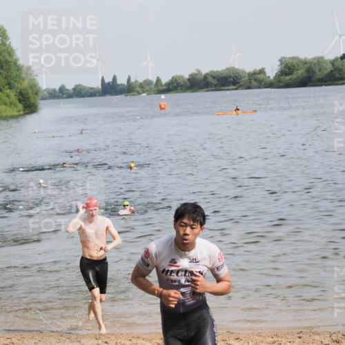 21.06.2025 - 27. Vierlanden-Triathlon MichiJ http://msf.ph/oto/7995802 15.06.2026 09:57:19 Schwimmen 263, 293, 296, 343 meine-sportfotos.de