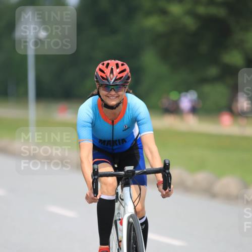 21.06.2025 - 27. Vierlanden-Triathlon H.Heesch http://msf.ph/oto/7995826 15.06.2025 12:06:14 Radfahren 205, 639, 770, 890, 914 meine-sportfotos.de