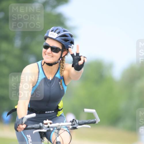 21.06.2025 - 27. Vierlanden-Triathlon H.Heesch http://msf.ph/oto/7995834 15.06.2025 12:18:33 Radfahren 781, 892 meine-sportfotos.de