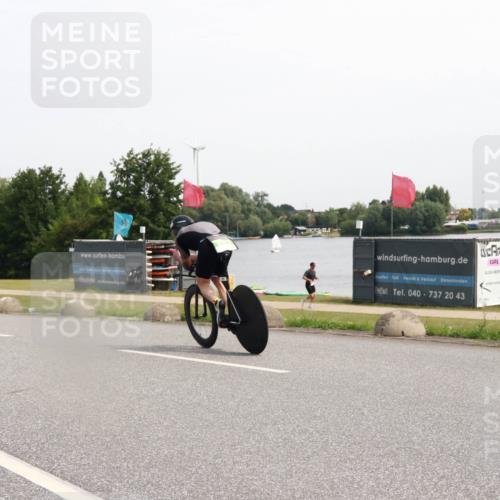15.06.2025 - 27. Vierlanden-Triathlon H.Heesch http://msf.ph/oto/7995839 15.06.2025 11:28:28 Radfahren 753 meine-sportfotos.de