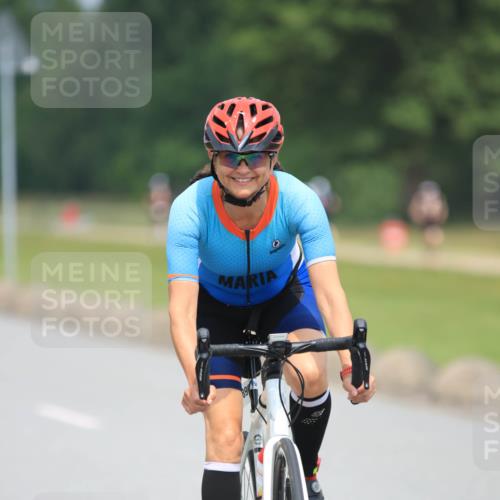 21.06.2025 - 27. Vierlanden-Triathlon H.Heesch http://msf.ph/oto/7995862 15.06.2025 12:06:14 Radfahren 205, 639, 770, 890, 914 meine-sportfotos.de