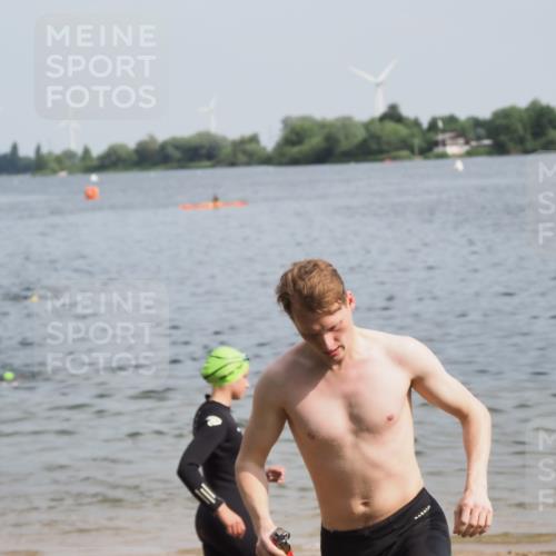 21.06.2025 - 27. Vierlanden-Triathlon MichiJ http://msf.ph/oto/7995881 15.06.2026 09:57:23 Schwimmen 293, 296, 324, 343 meine-sportfotos.de