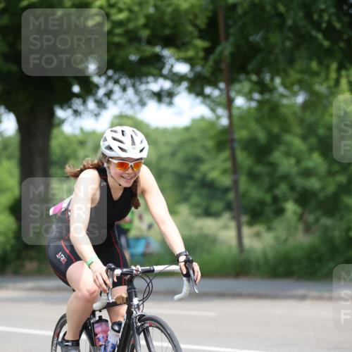 15.06.2025 - 7 Türme Triathlon Yannick Fuchs http://msf.ph/oto/7995896 15.06.2025 12:14:32 Radfahren 318, 475, 571 meine-sportfotos.de