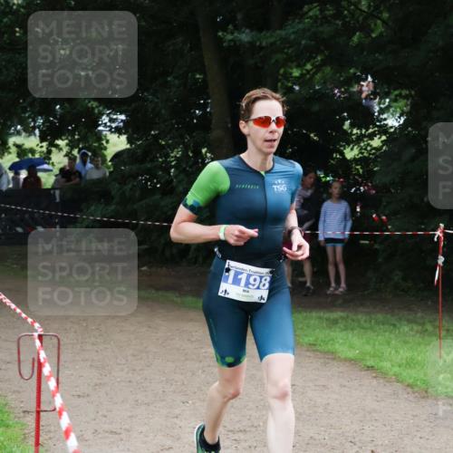 21.06.2025 - 27. Vierlanden-Triathlon Lena Gebhardt http://msf.ph/oto/7995928 15.06.2025 13:52:12 Laufen 20, 1198 meine-sportfotos.de