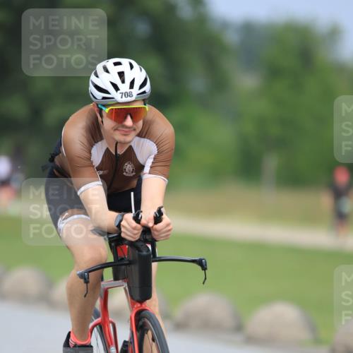21.06.2025 - 27. Vierlanden-Triathlon H.Heesch http://msf.ph/oto/7995948 15.06.2025 12:18:48 Radfahren 708 meine-sportfotos.de