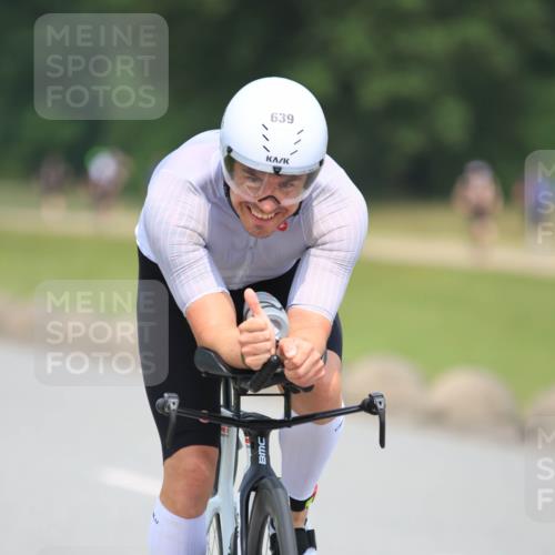 21.06.2025 - 27. Vierlanden-Triathlon H.Heesch http://msf.ph/oto/7995950 15.06.2025 12:06:20 Radfahren 639, 712, 770, 914, 919, 941 meine-sportfotos.de