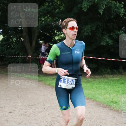 21.06.2025 - 27. Vierlanden-Triathlon Lena Gebhardt http://msf.ph/oto/7995954 15.06.2025 13:52:13 Laufen 202, 1198 meine-sportfotos.de