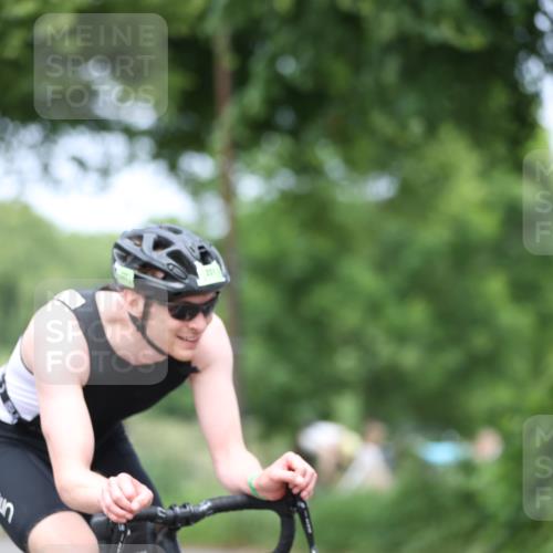 15.06.2025 - 7 Türme Triathlon Yannick Fuchs http://msf.ph/oto/7995958 15.06.2025 13:11:11 Radfahren 607, 757, 947, 984 meine-sportfotos.de