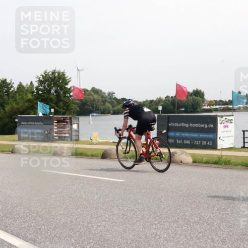 15.06.2025 - 27. Vierlanden-Triathlon H.Heesch http://msf.ph/oto/7995972 15.06.2025 11:29:01 Radfahren  meine-sportfotos.de