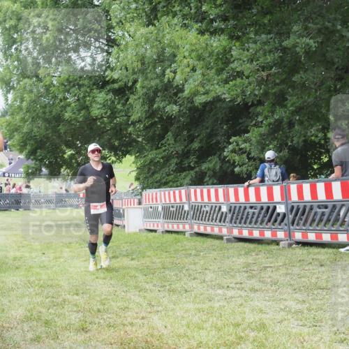 21.06.2025 - 27. Vierlanden-Triathlon KatJ http://msf.ph/oto/7996020 15.06.2025 12:49:01 Ziel 4 meine-sportfotos.de