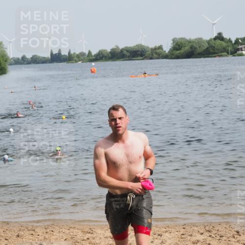 21.06.2025 - 27. Vierlanden-Triathlon MichiJ http://msf.ph/oto/7996023 15.06.2026 09:57:28 Schwimmen 293, 309, 324 meine-sportfotos.de