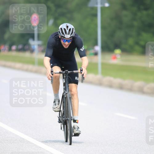 21.06.2025 - 27. Vierlanden-Triathlon H.Heesch http://msf.ph/oto/7996045 15.06.2025 12:19:29 Radfahren 637, 646, 647, 947 meine-sportfotos.de