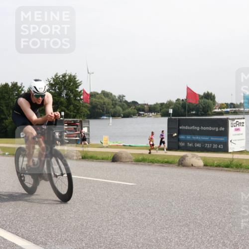 15.06.2025 - 27. Vierlanden-Triathlon H.Heesch http://msf.ph/oto/7996056 15.06.2025 11:29:17 Radfahren 247, 638, 815, 901, 915 meine-sportfotos.de