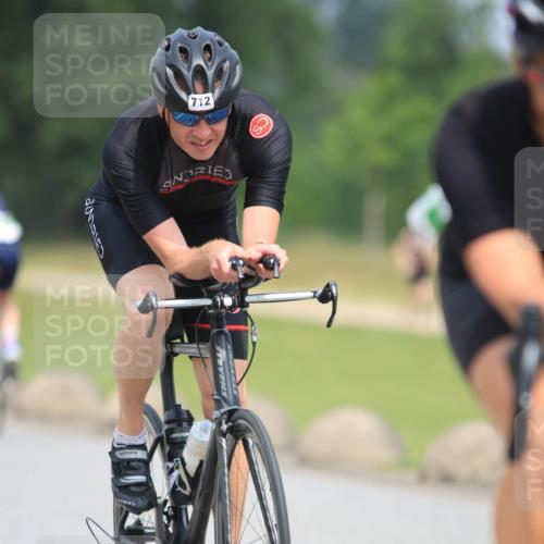 21.06.2025 - 27. Vierlanden-Triathlon H.Heesch http://msf.ph/oto/7996070 15.06.2025 12:06:28 Radfahren 712, 930, 941 meine-sportfotos.de
