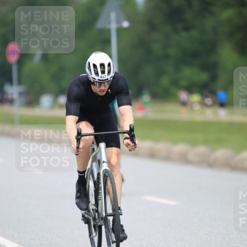 21.06.2025 - 27. Vierlanden-Triathlon H.Heesch http://msf.ph/oto/7996084 15.06.2025 12:19:36 Radfahren 637, 646, 647, 844, 855, 953 meine-sportfotos.de
