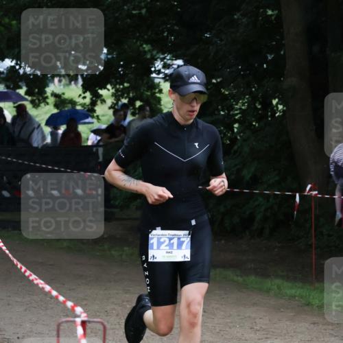 21.06.2025 - 27. Vierlanden-Triathlon Lena Gebhardt http://msf.ph/oto/7996093 15.06.2025 13:52:42 Laufen 0, 202, 1217, 14 meine-sportfotos.de