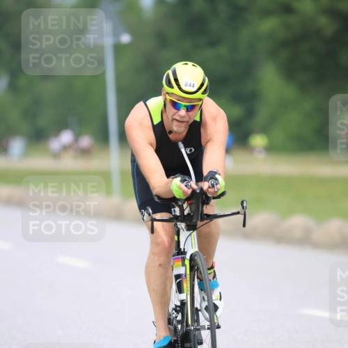 21.06.2025 - 27. Vierlanden-Triathlon H.Heesch http://msf.ph/oto/7996112 15.06.2025 12:19:39 Radfahren 646, 647, 678, 844, 855, 953 meine-sportfotos.de