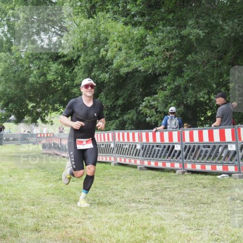 21.06.2025 - 27. Vierlanden-Triathlon KatJ http://msf.ph/oto/7996125 15.06.2025 12:49:02 Ziel 4 meine-sportfotos.de