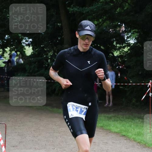 21.06.2025 - 27. Vierlanden-Triathlon Lena Gebhardt http://msf.ph/oto/7996148 15.06.2025 13:52:43 Laufen 202, 217 meine-sportfotos.de