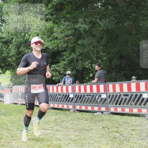 21.06.2025 - 27. Vierlanden-Triathlon KatJ http://msf.ph/oto/7996171 15.06.2025 12:49:02 Ziel 4 meine-sportfotos.de