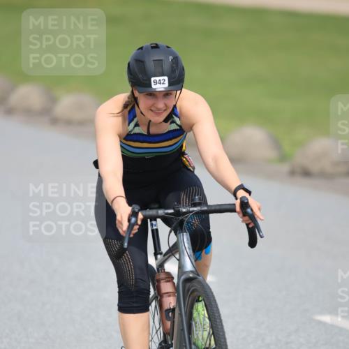 21.06.2025 - 27. Vierlanden-Triathlon H.Heesch http://msf.ph/oto/7996195 15.06.2025 12:07:11 Radfahren 749, 867, 869, 942, 961 meine-sportfotos.de