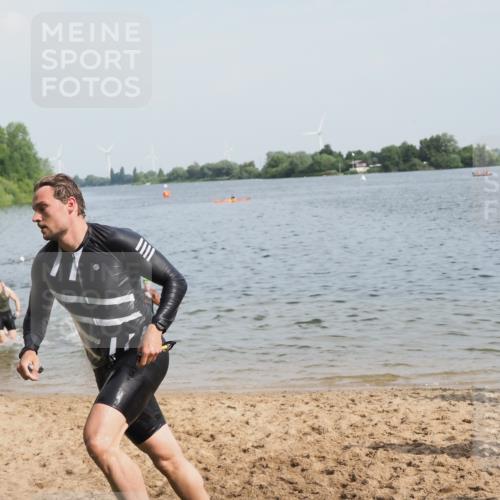 21.06.2025 - 27. Vierlanden-Triathlon MichiJ http://msf.ph/oto/7996201 15.06.2026 09:57:34 Schwimmen 287, 298, 309, 324, 340 meine-sportfotos.de
