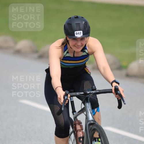 21.06.2025 - 27. Vierlanden-Triathlon H.Heesch http://msf.ph/oto/7996210 15.06.2025 12:07:11 Radfahren 749, 867, 869, 942, 961 meine-sportfotos.de