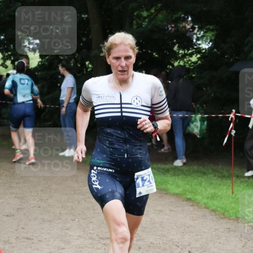 21.06.2025 - 27. Vierlanden-Triathlon Lena Gebhardt http://msf.ph/oto/7996225 15.06.2025 13:52:57 Laufen 120, 9 meine-sportfotos.de