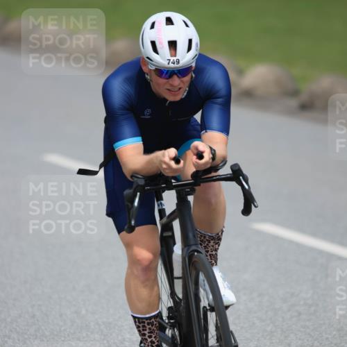 21.06.2025 - 27. Vierlanden-Triathlon H.Heesch http://msf.ph/oto/7996249 15.06.2025 12:07:16 Radfahren 662, 749, 867, 869 meine-sportfotos.de