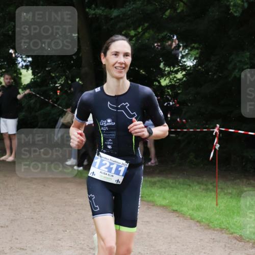 21.06.2025 - 27. Vierlanden-Triathlon Lena Gebhardt http://msf.ph/oto/7996287 15.06.2025 13:53:00 Laufen 202, 1211 meine-sportfotos.de