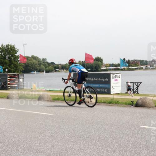 15.06.2025 - 27. Vierlanden-Triathlon H.Heesch http://msf.ph/oto/7996296 15.06.2025 11:30:05 Radfahren  meine-sportfotos.de