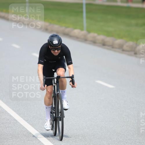 21.06.2025 - 27. Vierlanden-Triathlon H.Heesch http://msf.ph/oto/7996307 15.06.2025 12:07:21 Radfahren 228, 662, 732, 867, 869, 909, 1000, 1001, 1002, 1003 meine-sportfotos.de