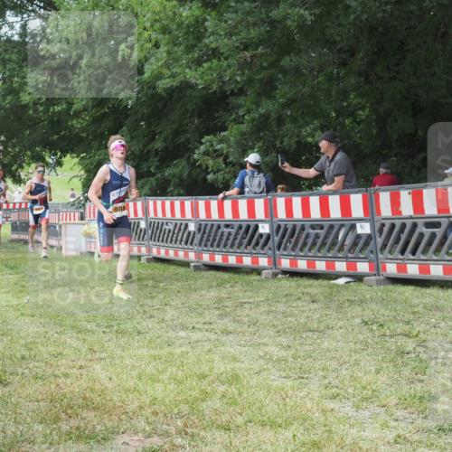 21.06.2025 - 27. Vierlanden-Triathlon KatJ http://msf.ph/oto/7996308 15.06.2025 12:49:14 Ziel 764, 984, 986, 987, 988 meine-sportfotos.de