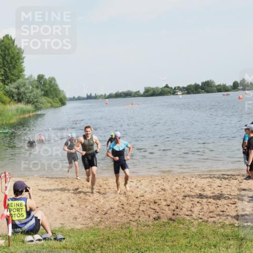 21.06.2025 - 27. Vierlanden-Triathlon MichiJ http://msf.ph/oto/7996317 15.06.2026 09:57:38 Schwimmen 287, 298, 309, 340 meine-sportfotos.de