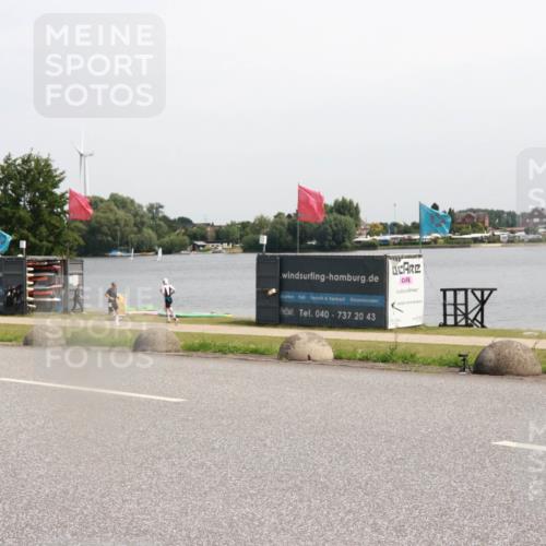 15.06.2025 - 27. Vierlanden-Triathlon H.Heesch http://msf.ph/oto/7996328 15.06.2025 11:30:08 Radfahren 676, 726, 890 meine-sportfotos.de