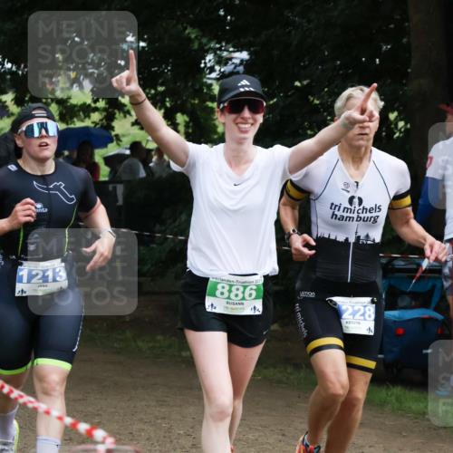21.06.2025 - 27. Vierlanden-Triathlon Lena Gebhardt http://msf.ph/oto/7996341 15.06.2025 13:53:12 Laufen 1213, 886 meine-sportfotos.de