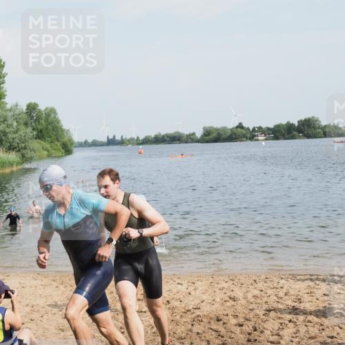 21.06.2025 - 27. Vierlanden-Triathlon MichiJ http://msf.ph/oto/7996352 15.06.2026 09:57:40 Schwimmen 287, 298, 309, 340, 827 meine-sportfotos.de