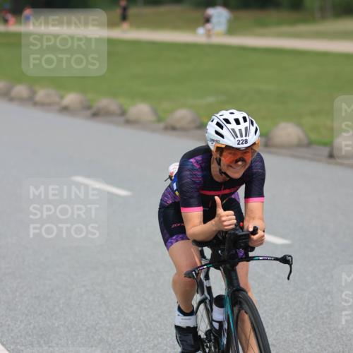 21.06.2025 - 27. Vierlanden-Triathlon H.Heesch http://msf.ph/oto/7996405 15.06.2025 12:07:27 Radfahren 228, 732, 909, 1000, 1001, 1002, 1003 meine-sportfotos.de
