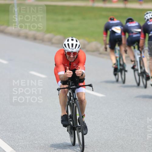 21.06.2025 - 27. Vierlanden-Triathlon H.Heesch http://msf.ph/oto/7996421 15.06.2025 12:07:30 Radfahren 228, 732, 909, 1000, 1001, 1002, 1003 meine-sportfotos.de