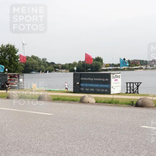 15.06.2025 - 27. Vierlanden-Triathlon H.Heesch http://msf.ph/oto/7996423 15.06.2025 11:30:15 Radfahren 676, 726, 735, 930, 973 meine-sportfotos.de