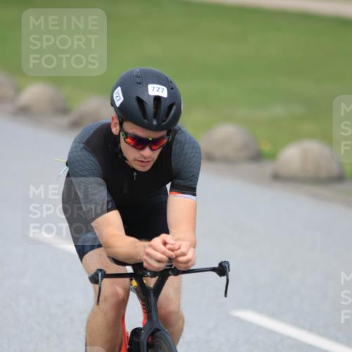 21.06.2025 - 27. Vierlanden-Triathlon H.Heesch http://msf.ph/oto/7996434 15.06.2025 12:13:19 Radfahren 727, 1034, 1035, 1036, 1037, 1038 meine-sportfotos.de