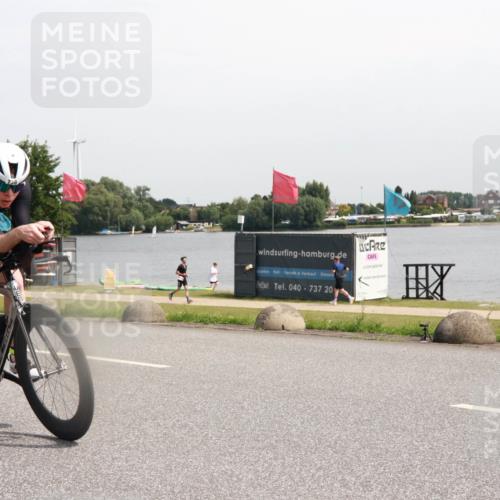 15.06.2025 - 27. Vierlanden-Triathlon H.Heesch http://msf.ph/oto/7996436 15.06.2025 11:30:18 Radfahren 735, 736, 930, 940, 973 meine-sportfotos.de