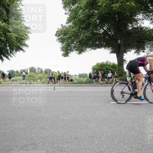 15.06.2025 - 7 Türme Triathlon Yannick Fuchs http://msf.ph/oto/7996448 15.06.2025 13:46:48 Radfahren 581, 726, 735, 752, 788, 888, 957, 968, 976, 1109, 1113 meine-sportfotos.de